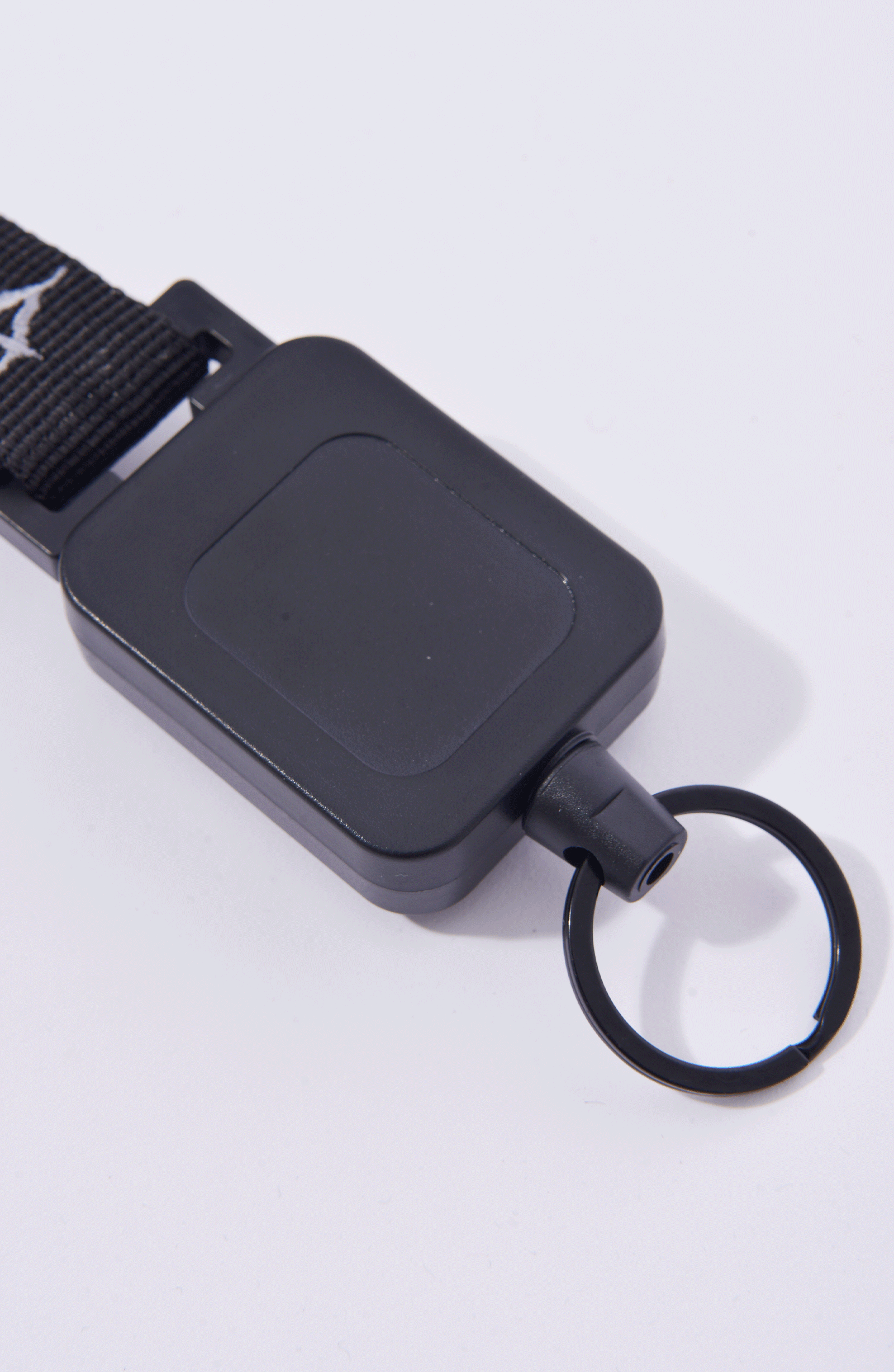 Luda - Black Retractable Keychain