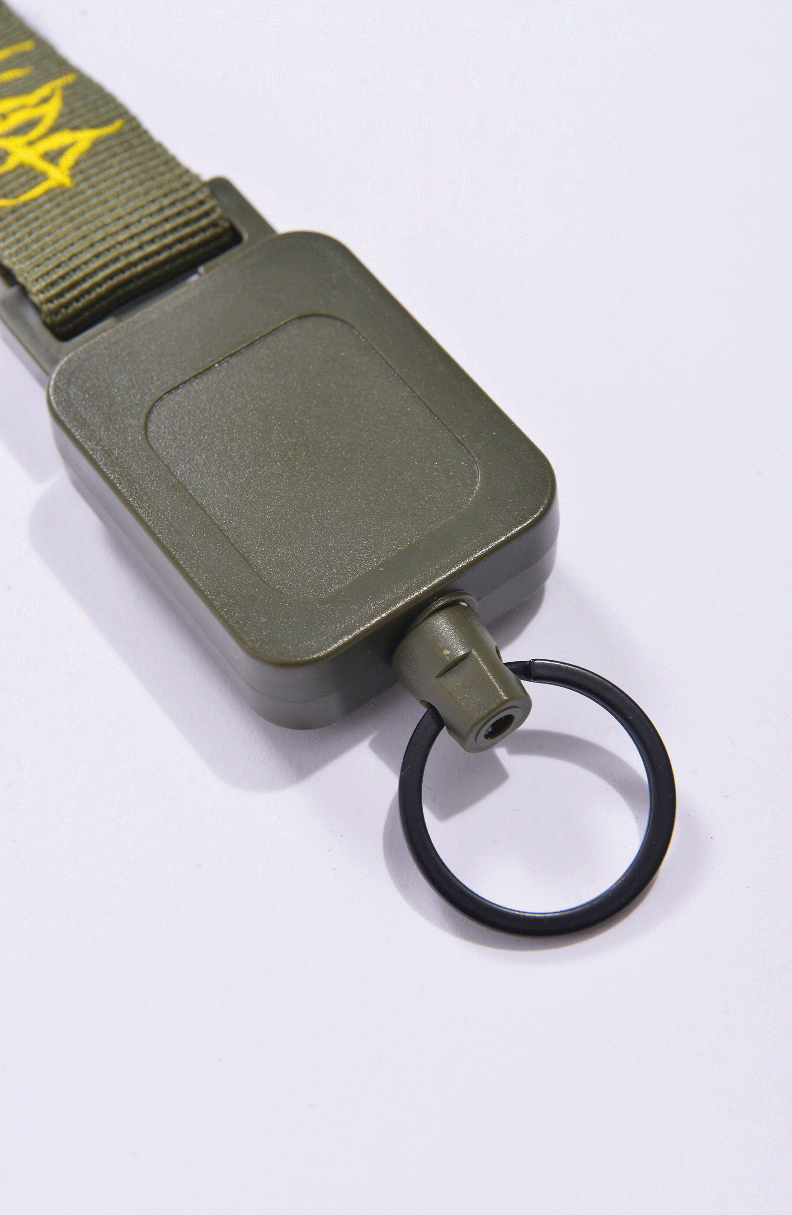 Luda - Green Retractable Keychain