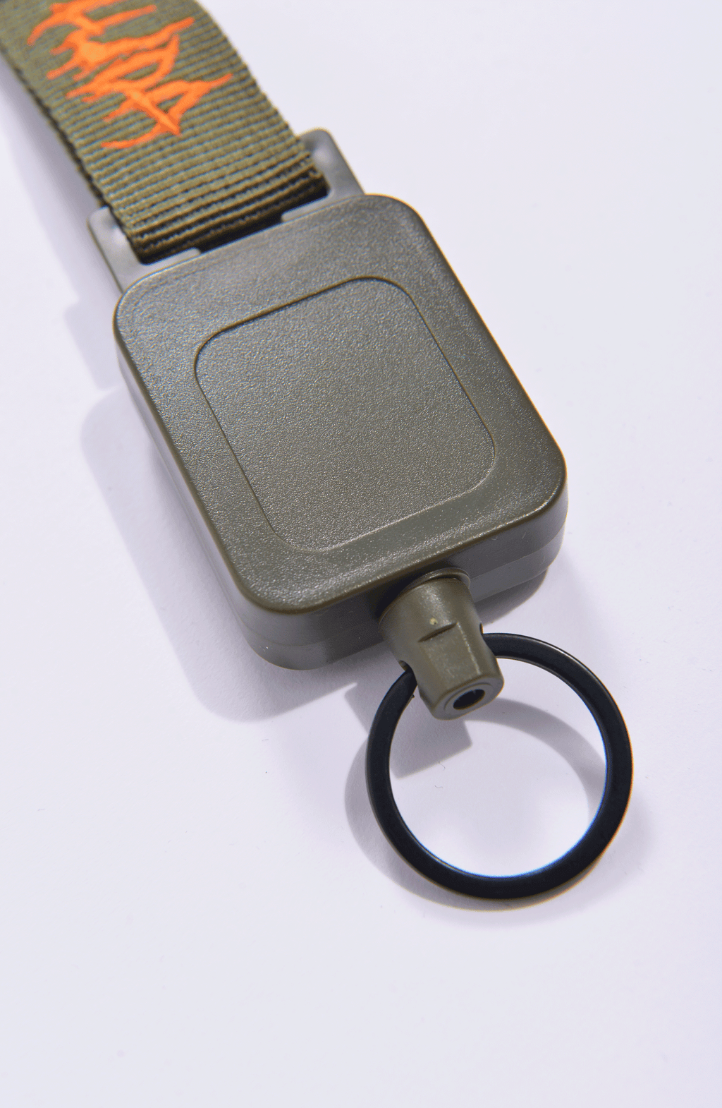 Luda - Green Retractable Keychain