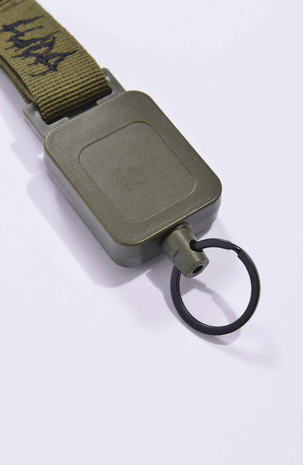 Luda - Green Retractable Keychain