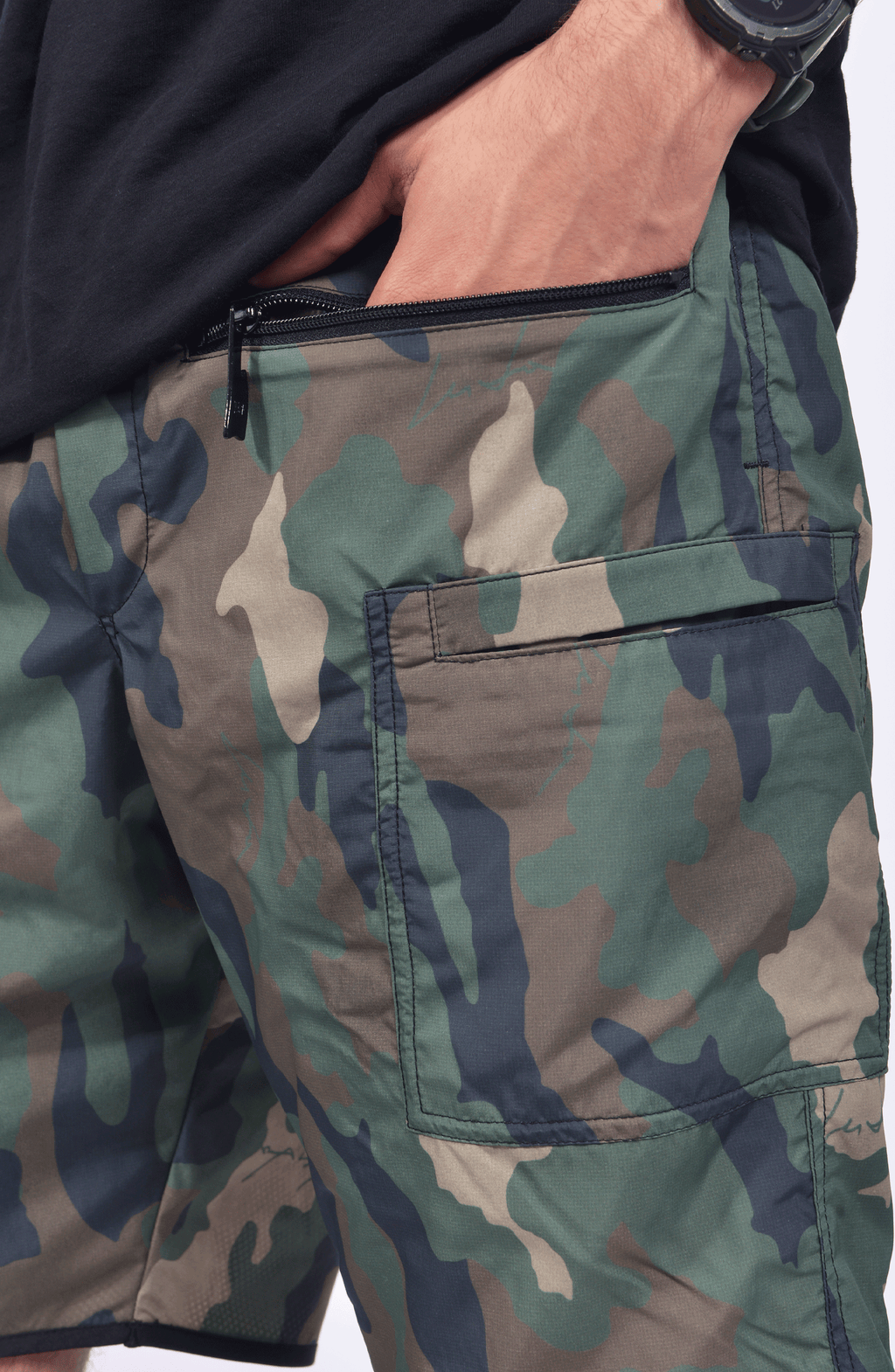 Luda - Camo Double Pocket Shorts