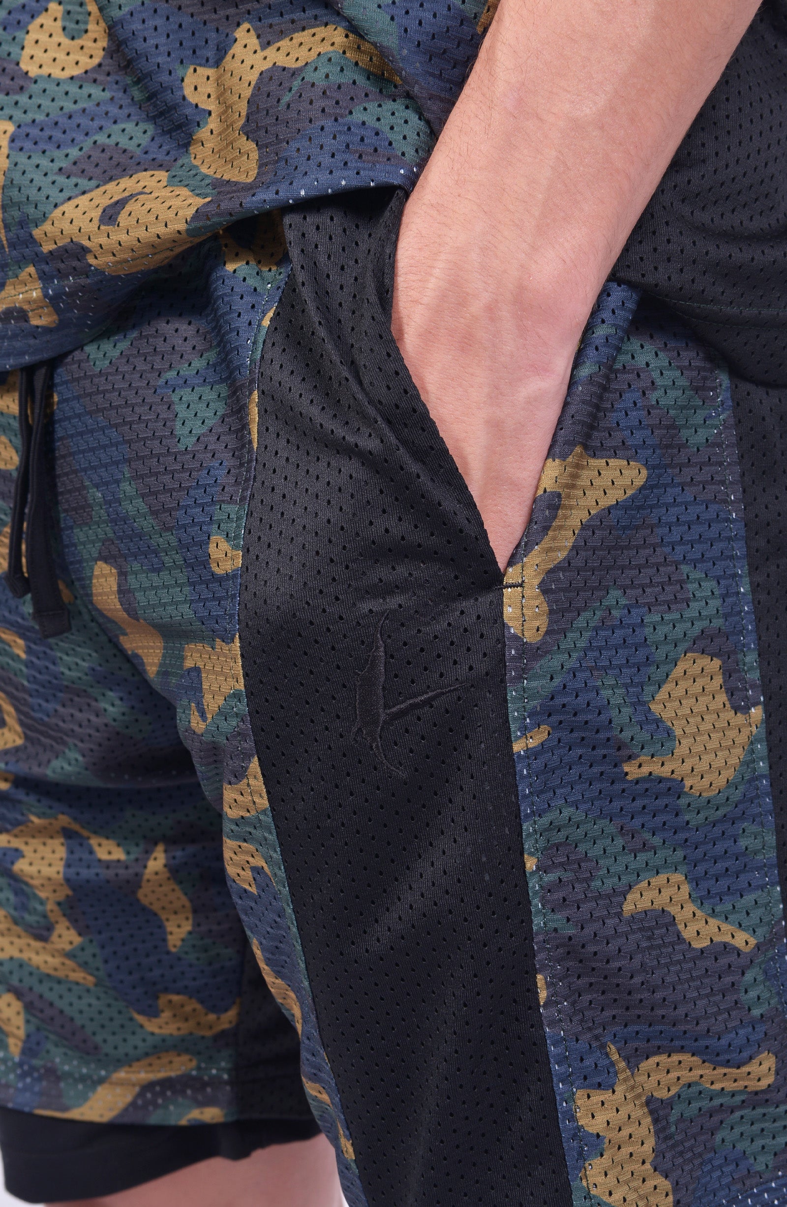 Luda - Camo Mesh - Shorts