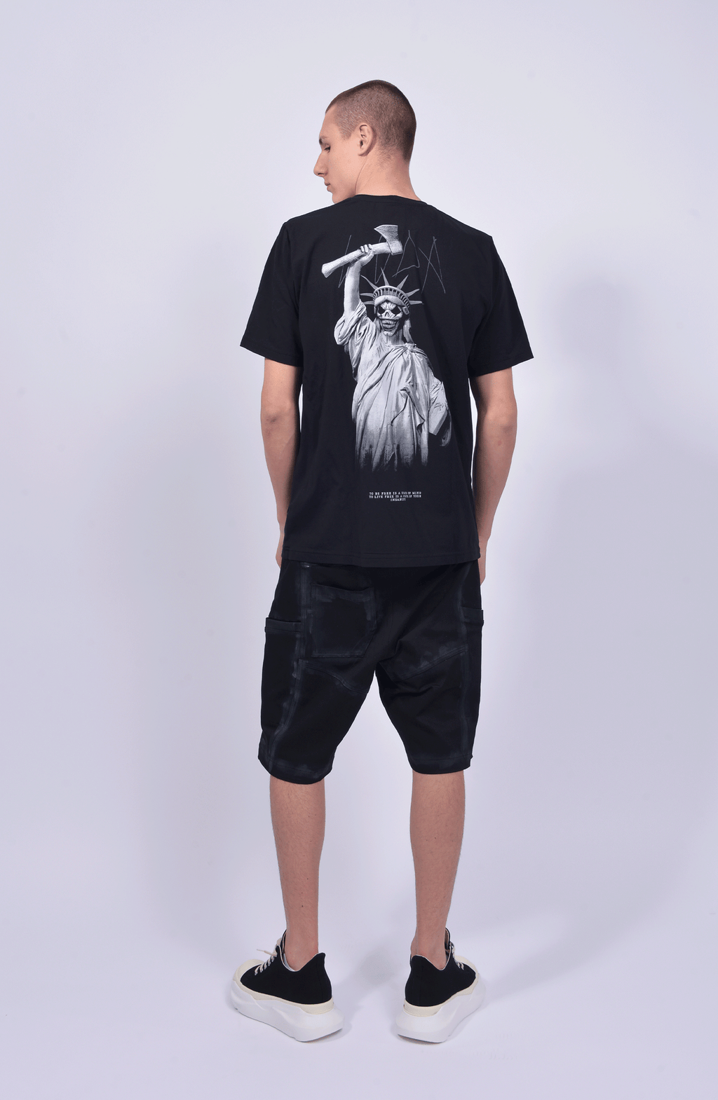 Luda - Statue of Luda T-Shirt