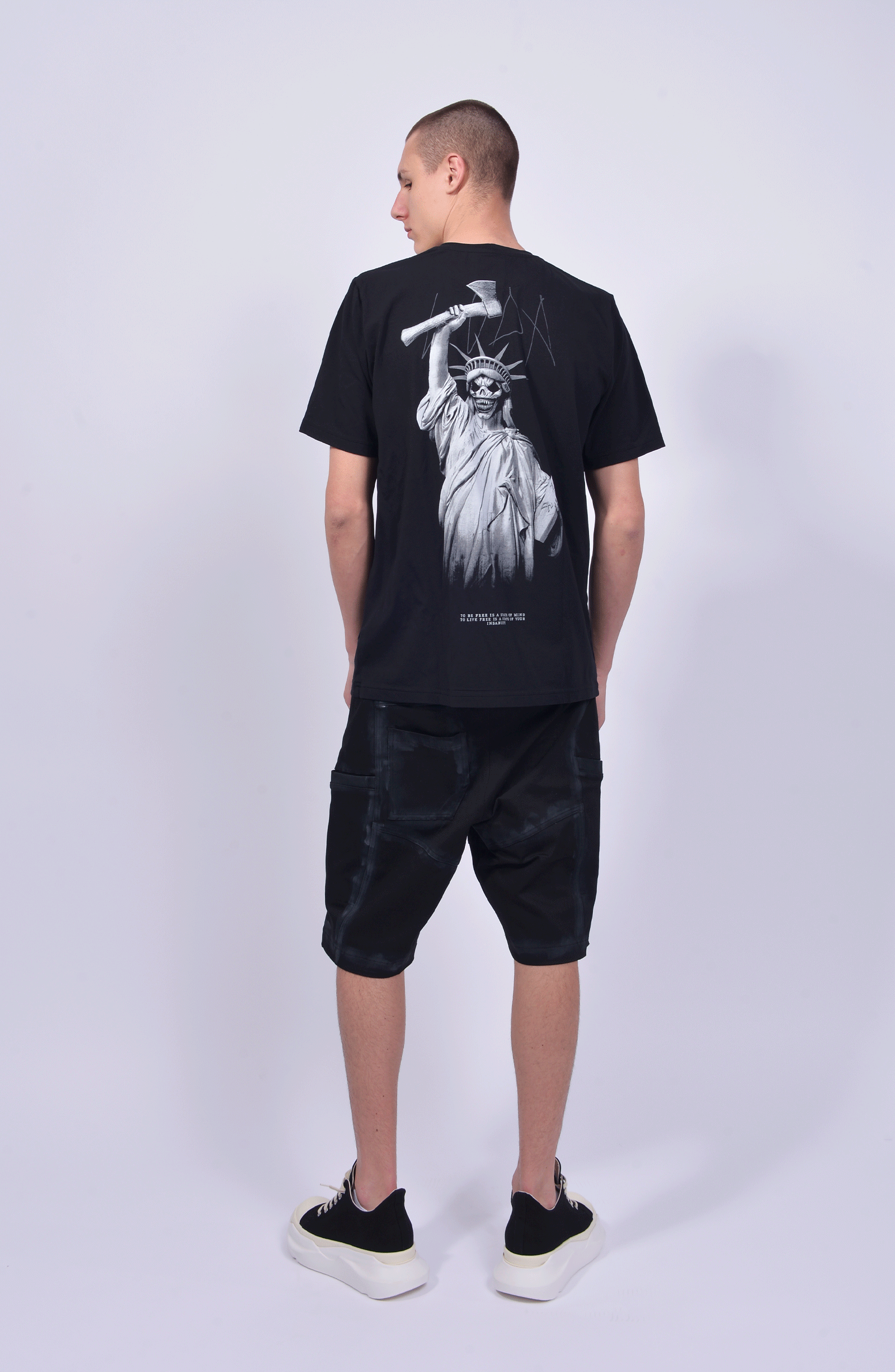 Luda - Statue of Luda T-Shirt