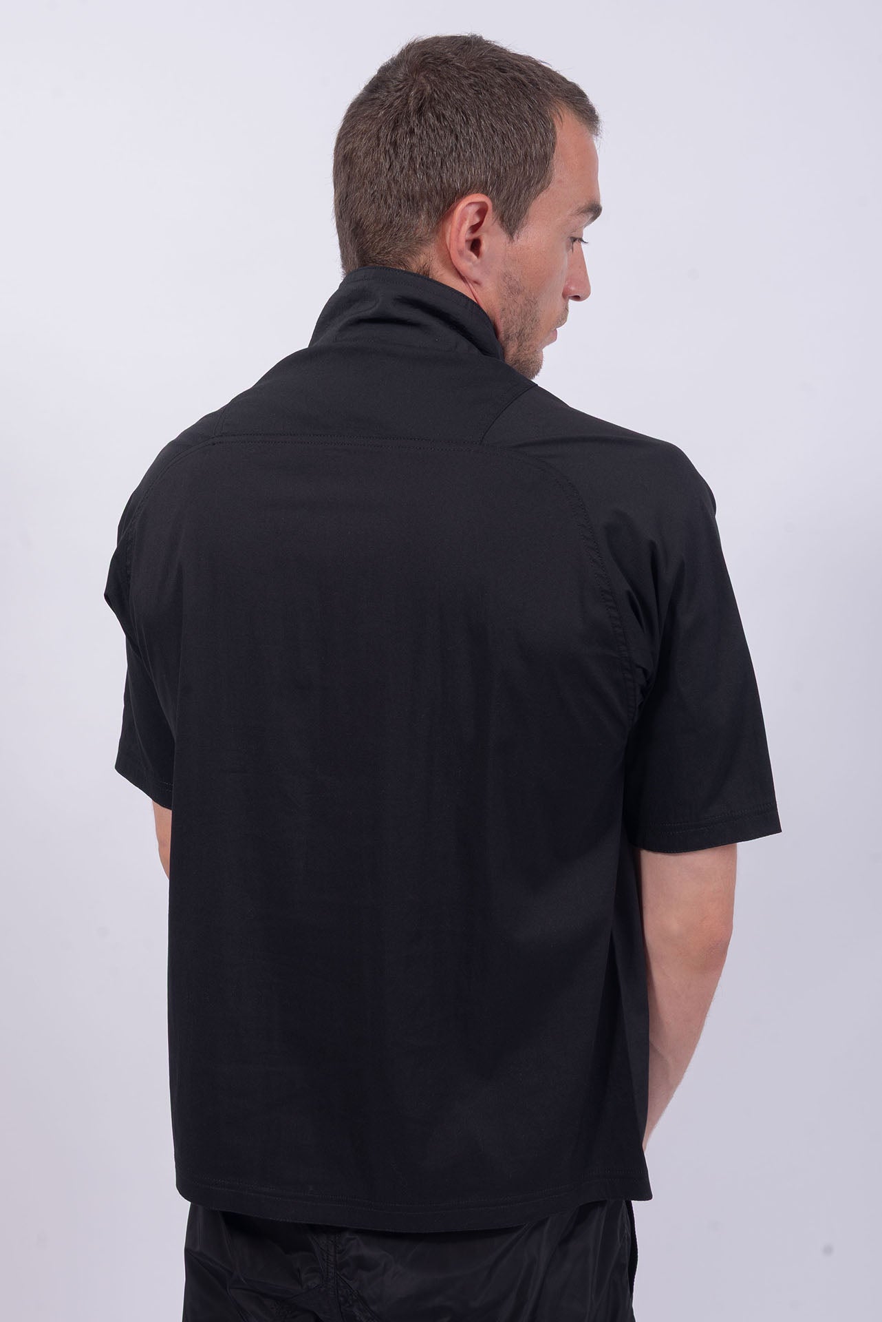 Luda - Pockets  T-Shirt