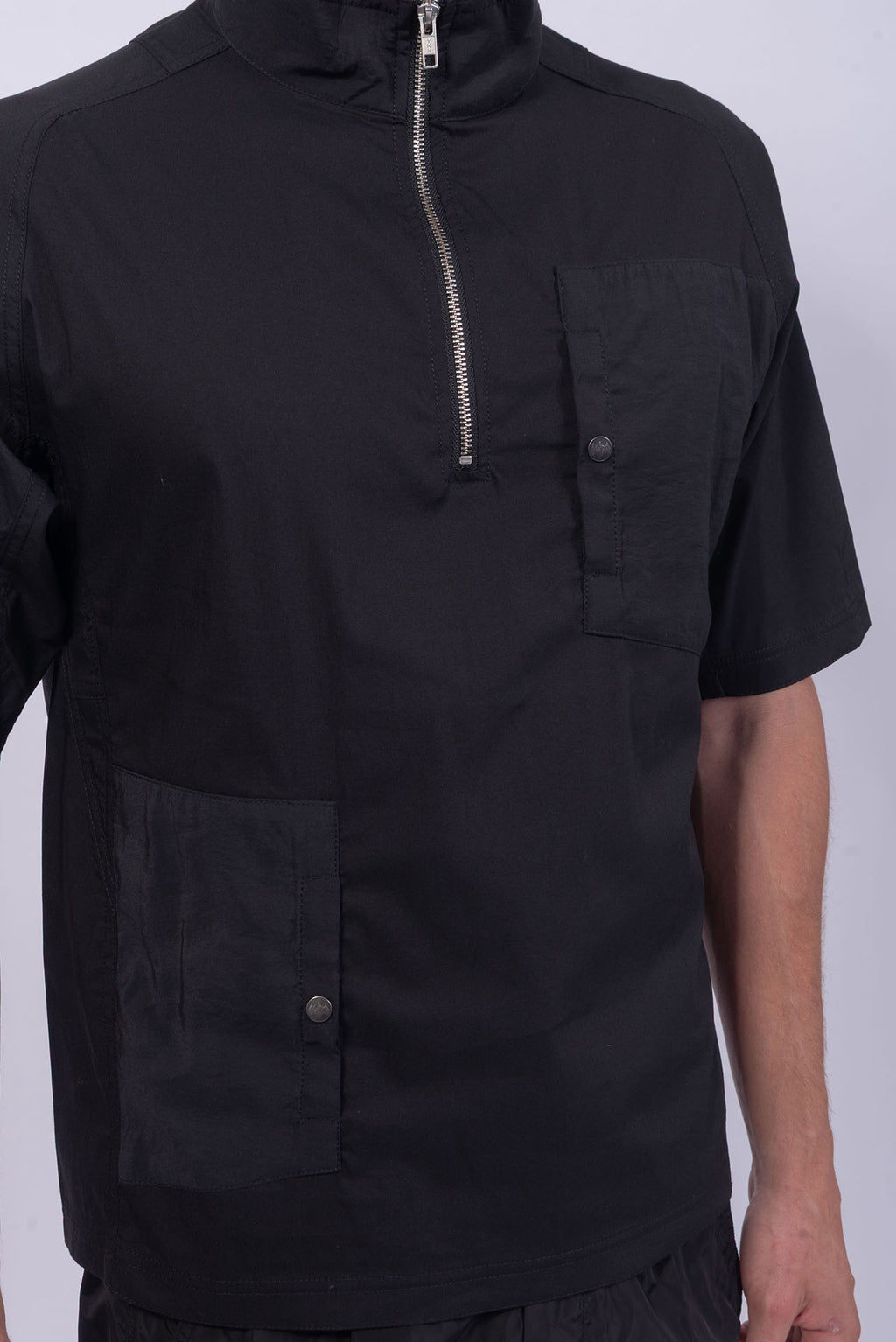 Luda - Pockets  T-Shirt