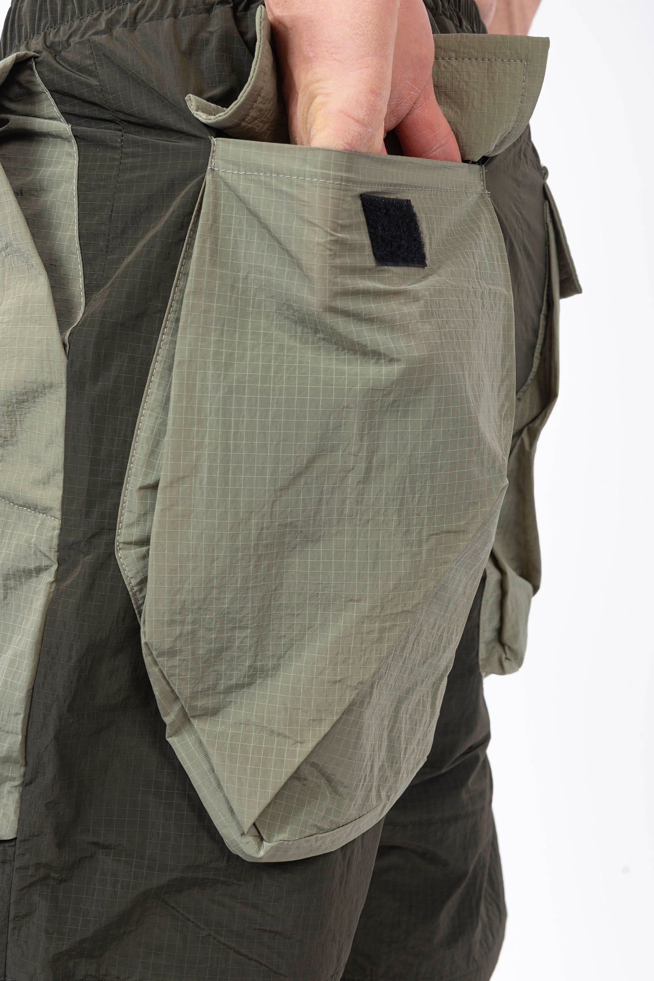 Luda - Cargo Pockets Ripstop Shorts