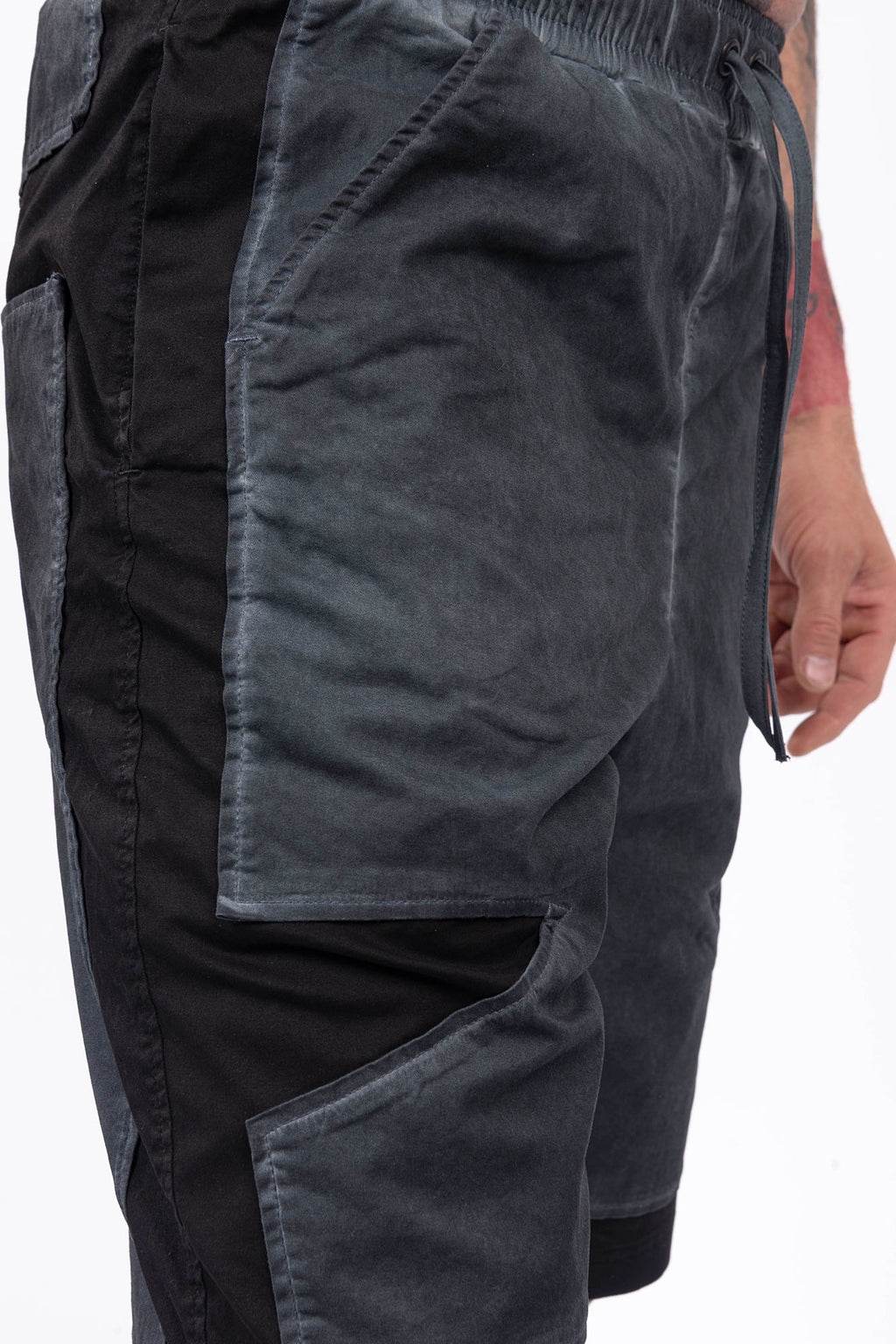 Luda - Cotton Jagged Shorts - Dark