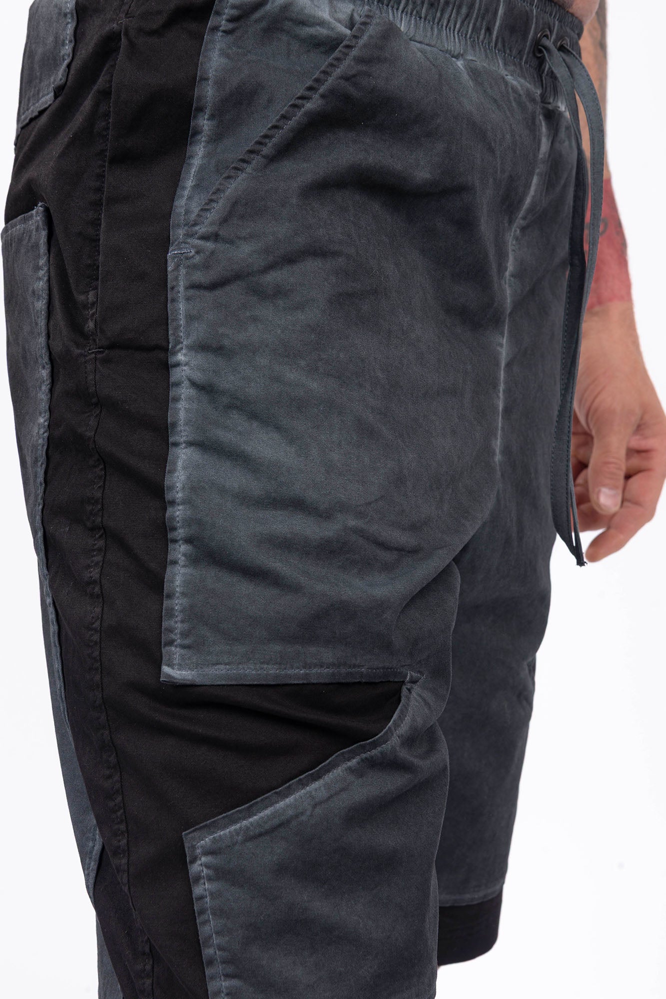 Luda - Cotton Jagged Shorts - Dark