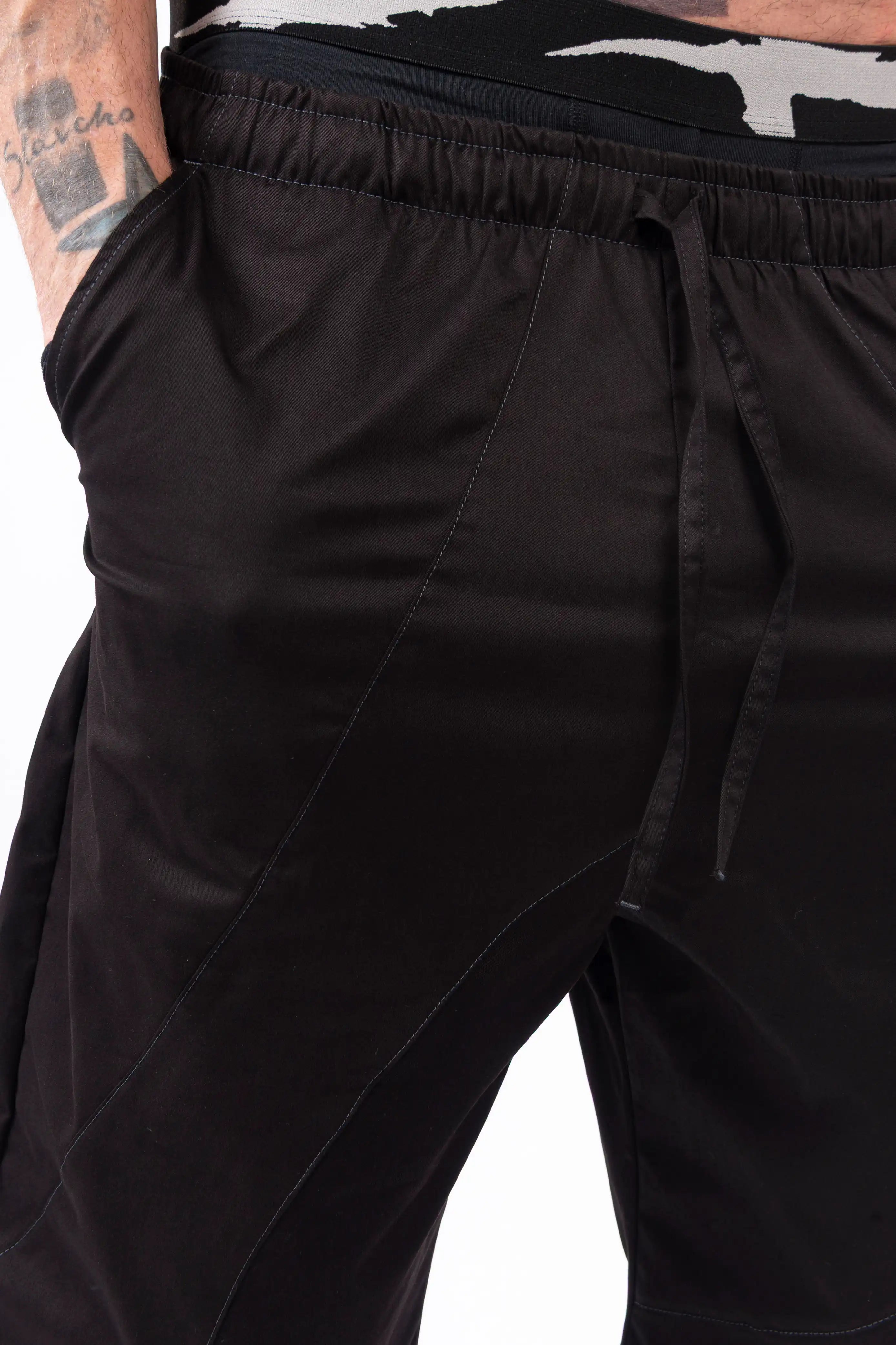 Luda - Asymetric All Black Shorts