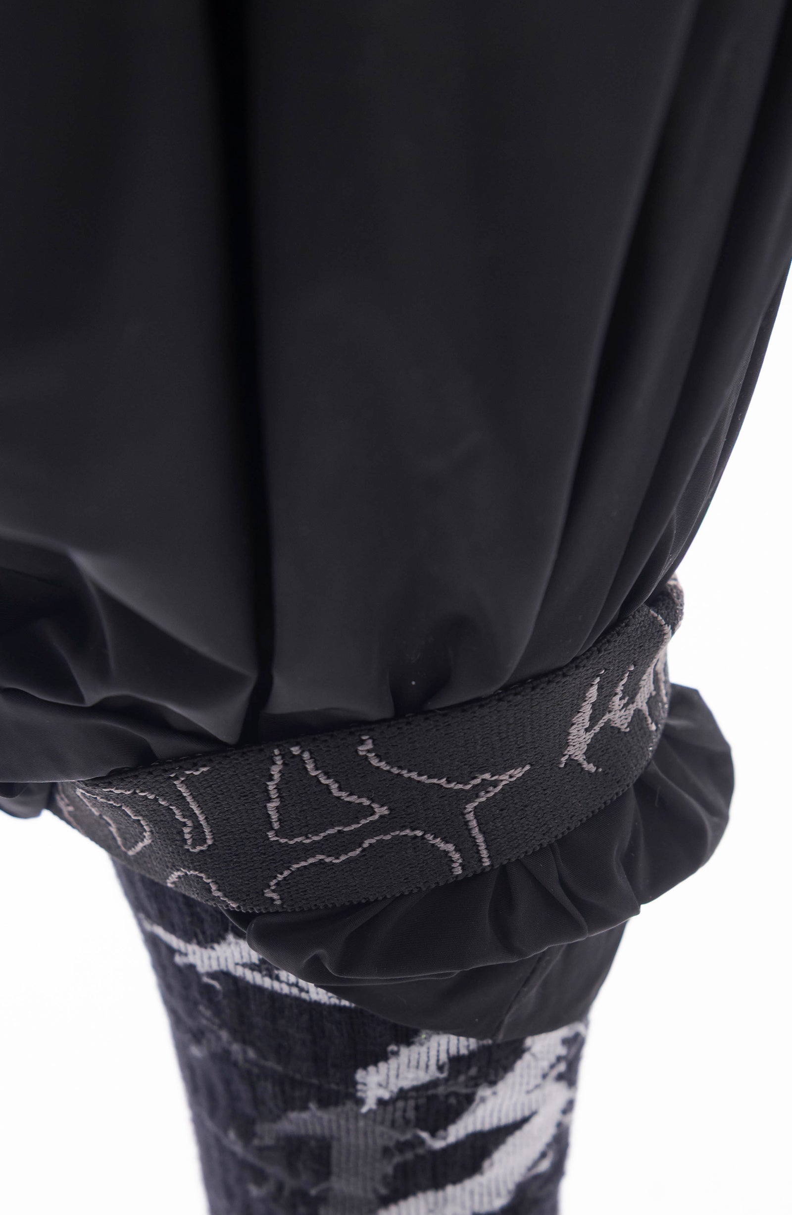 Luda - Noir Track Pant