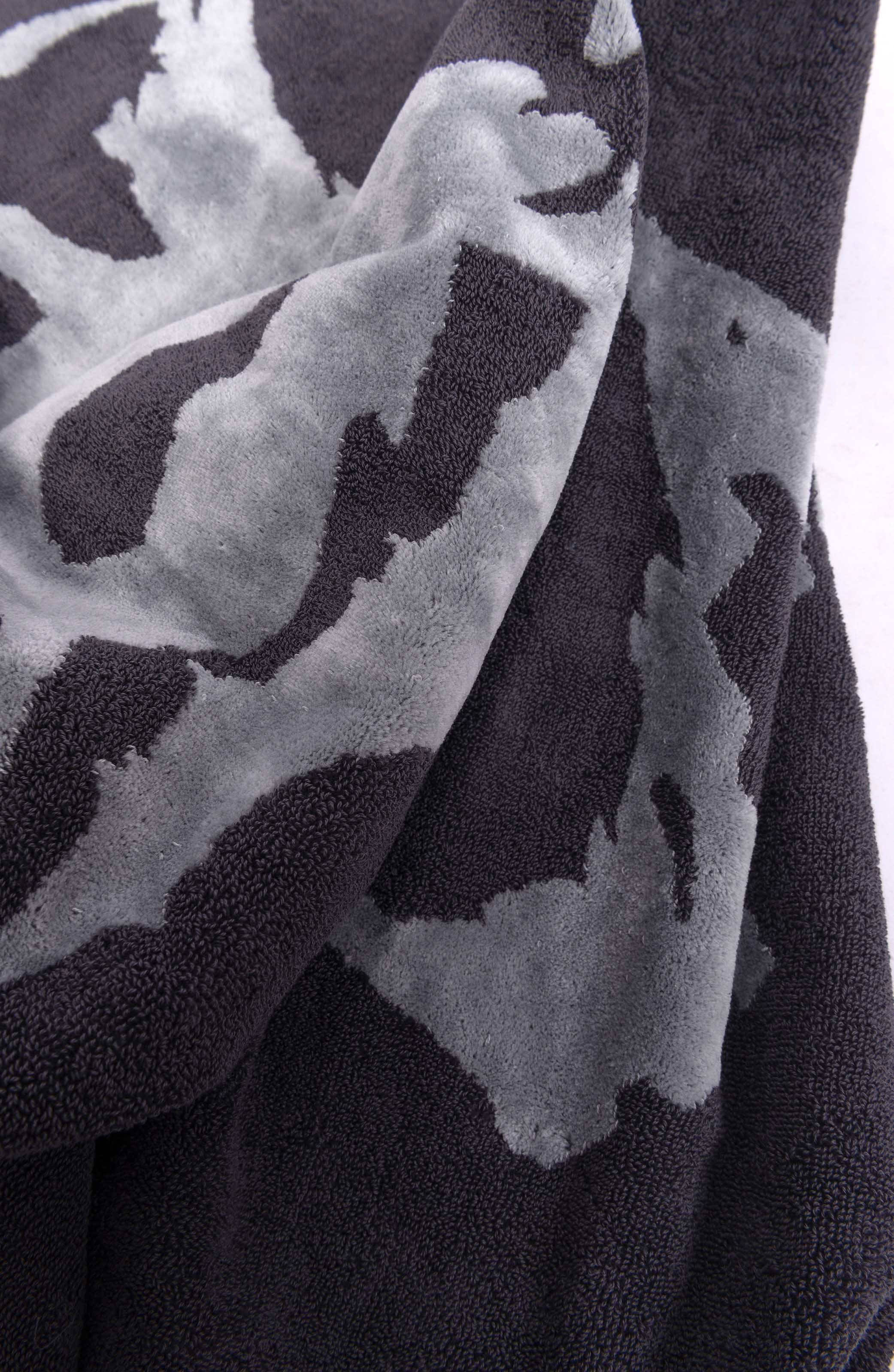 Luda - Skull Towel (small)